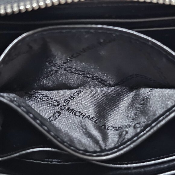 Michael Kors Black Leather Zippered Wallet Card Case. - Picture 8 of 13